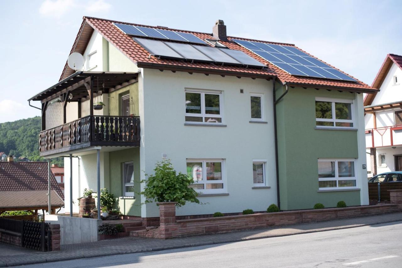 Ferienwohnung Muench Mit Balkon Großheubach Exterior foto